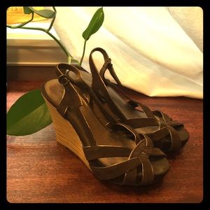 Old Navy brown leather bamboo wedges